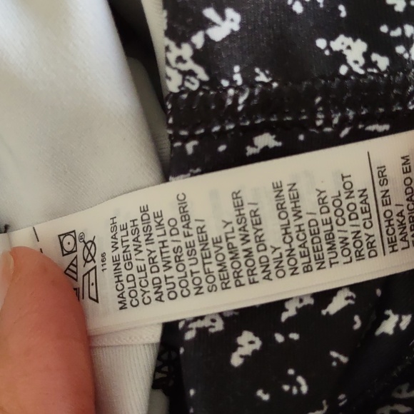 Athleta Size Small Ultimate Stash 7/8 Tight Leggings - Picture 11 of 16